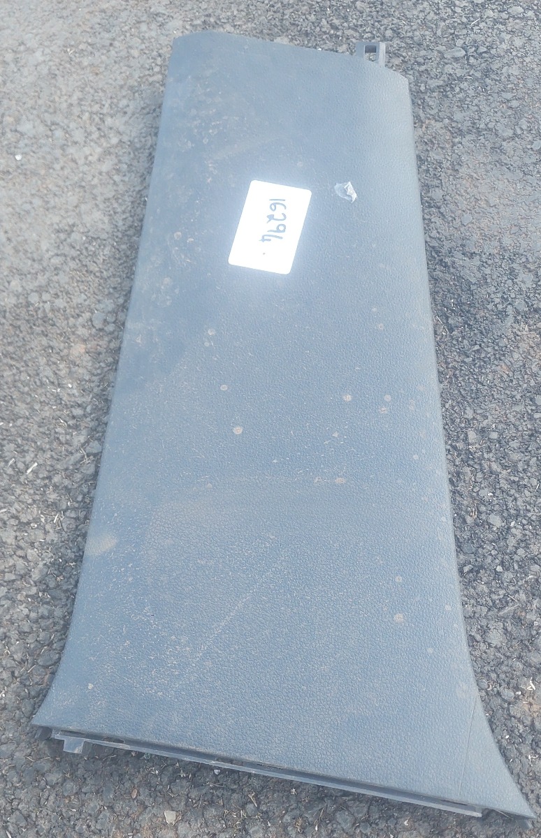 Polo 6/7 Low B-Pillar Trim Left Side
