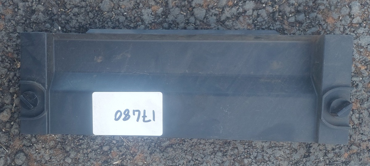 E90 GLOVE BOX COVER