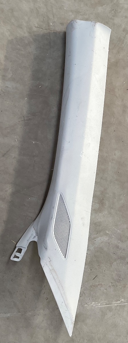 T-CROSS LEFT A PILLAR TRIM