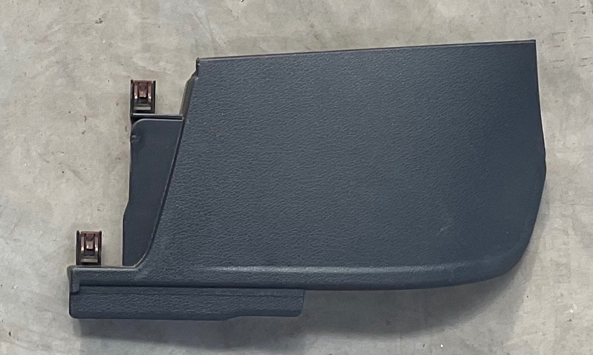 Q3 LEFT REAR C PILLAR TRIM COVER