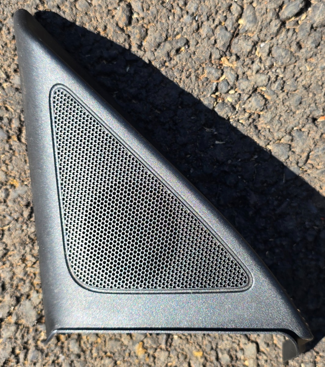 Q3 LEFT FRONT INNER MIRROR COVER