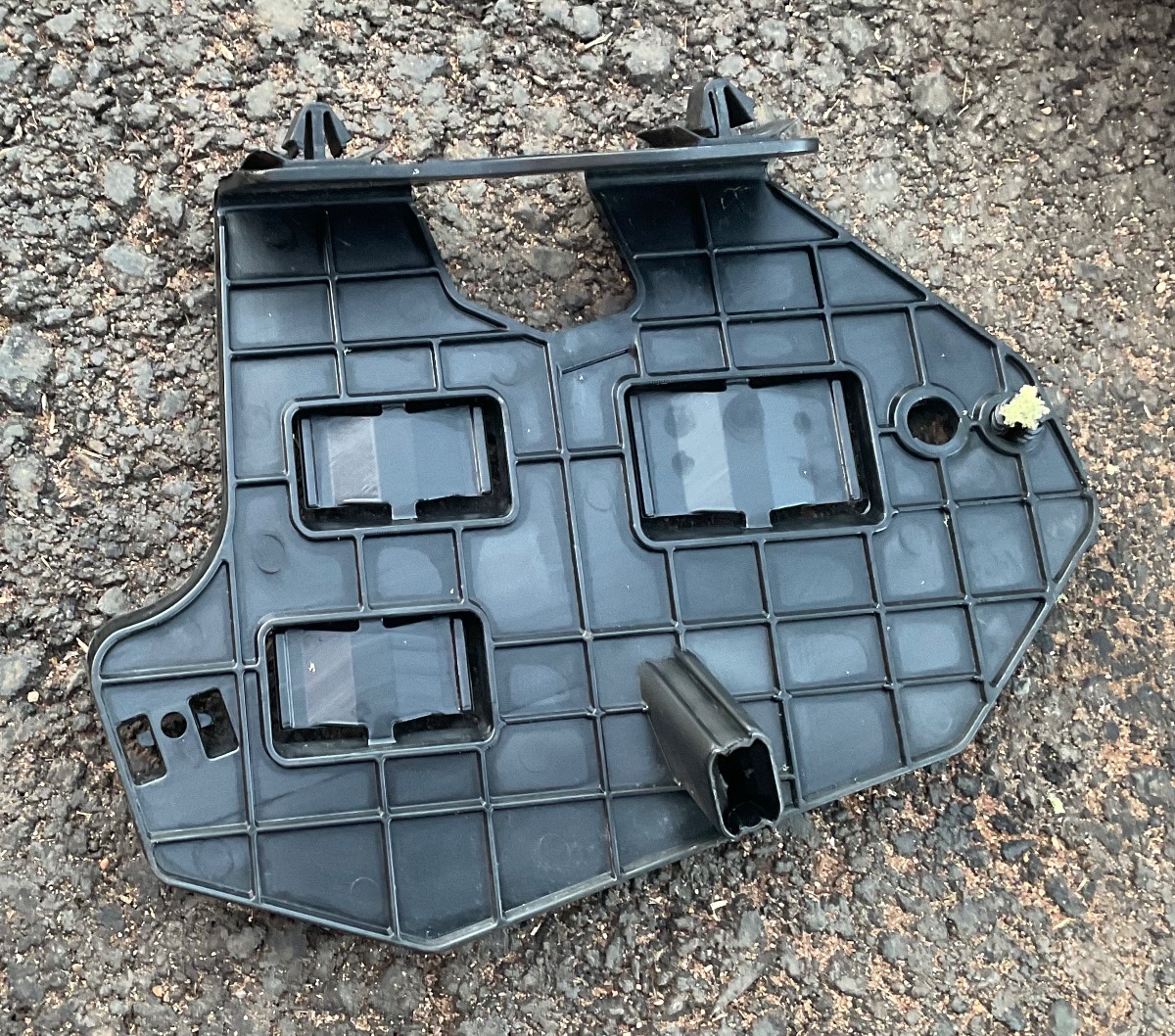 GOLF 7 CONTROL MODULE BRACKET