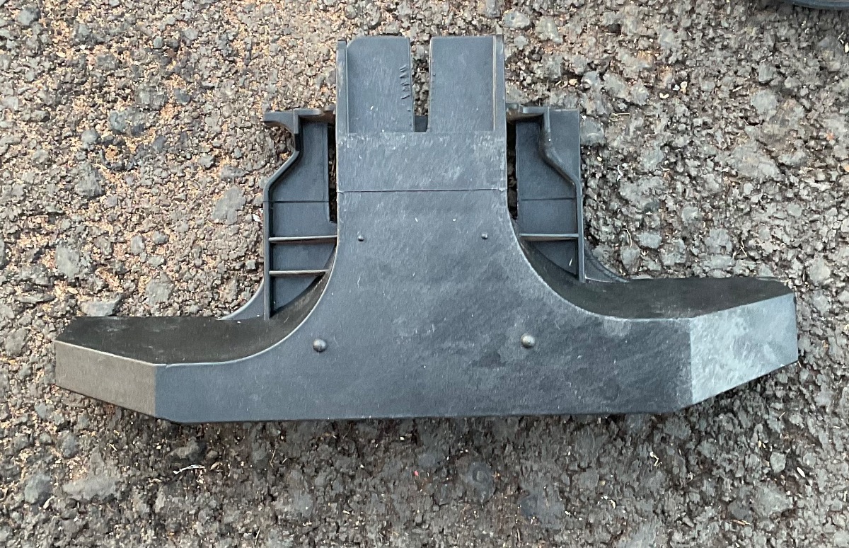 GOLF 7 CENTRE CONSOLE REAR BRACKET
