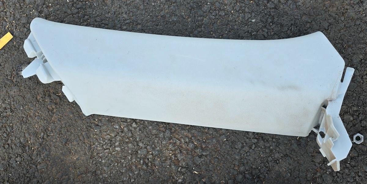 Q3 LEFT REAR C-PILLAR TRIM