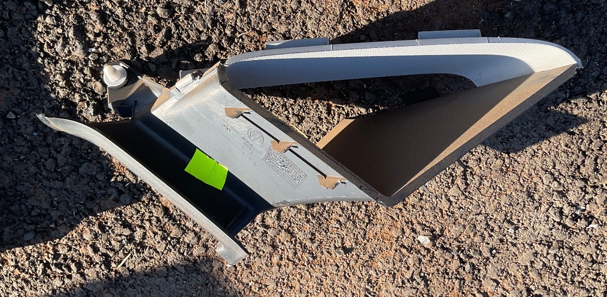 GOLF 7 RIGHT FRONT INNER TRIM