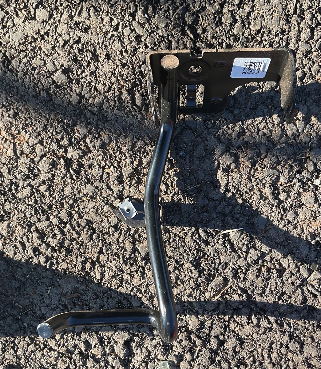 GOLF 7 CRASH SUPPORT BRACKET