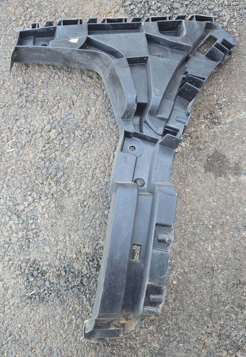 Q3 Bumper Slide Right Rear