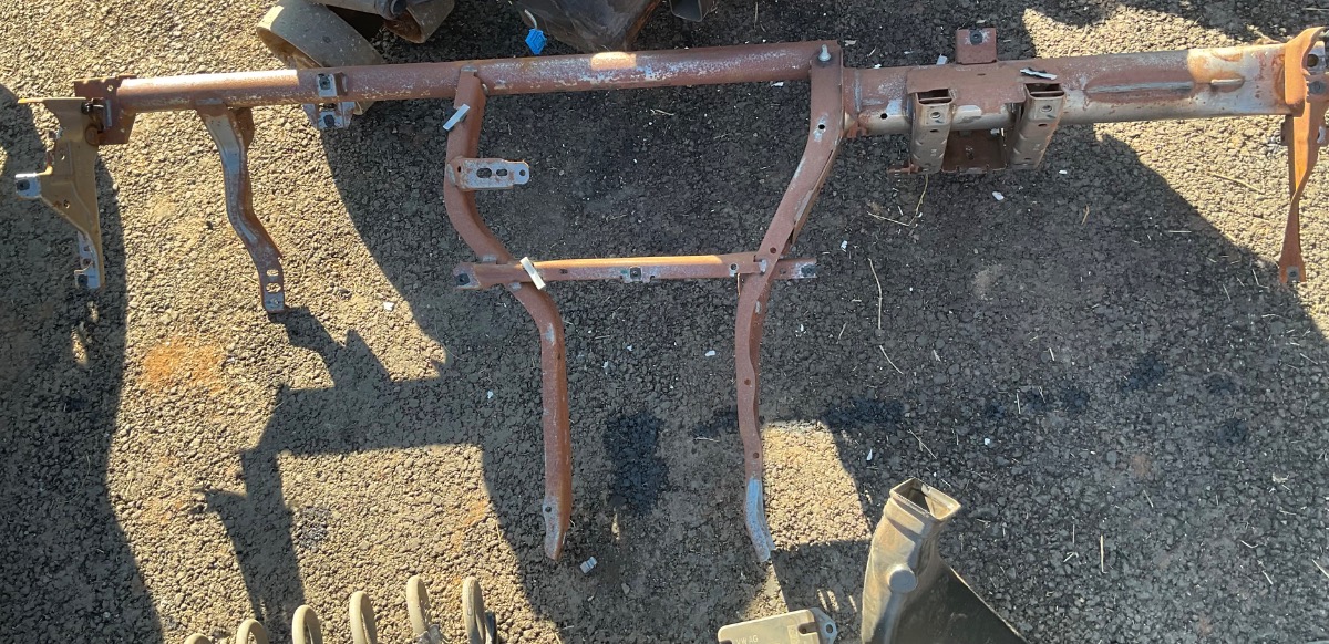 GOLF 7 DASHBOARD FRAME