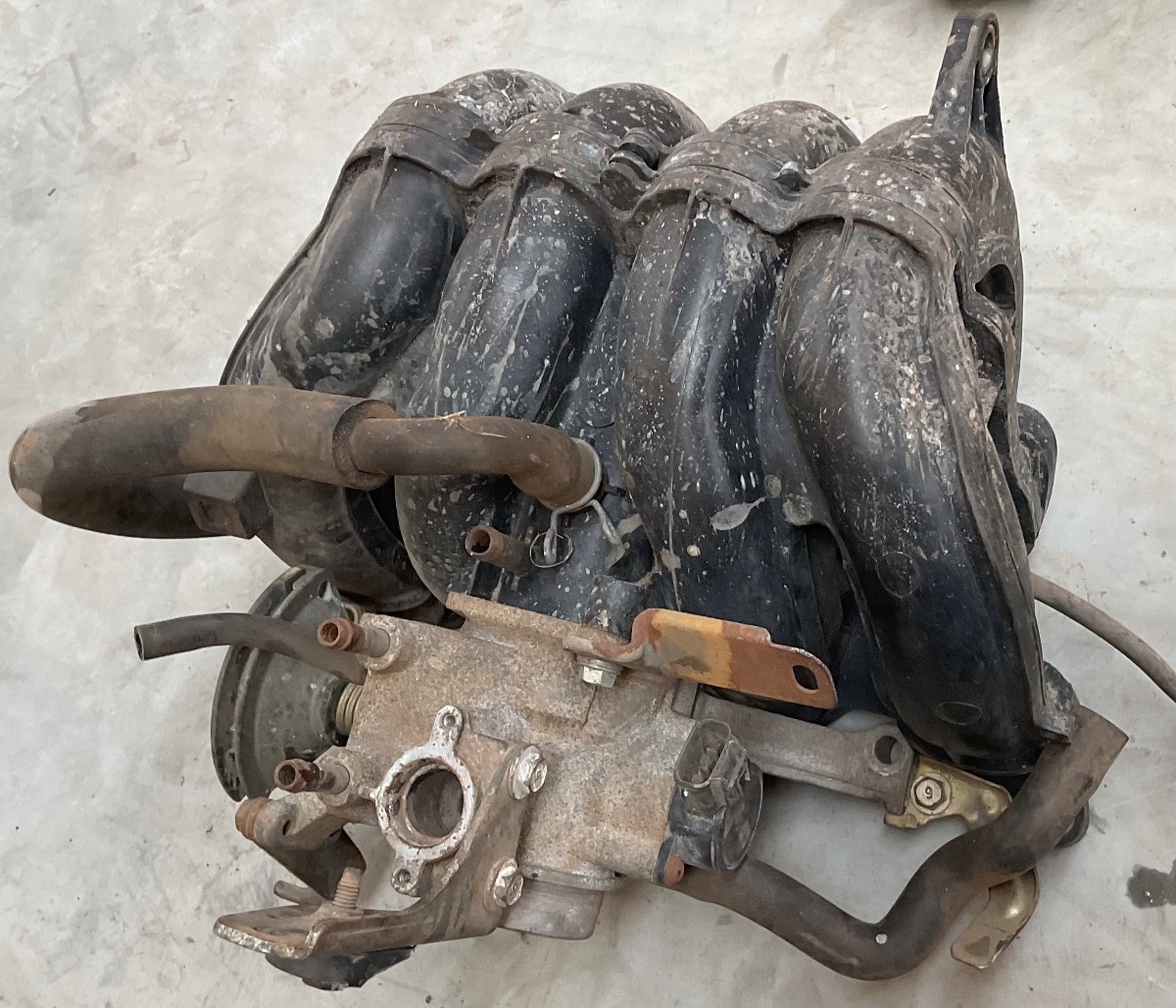 AVANZA 1.3 INTAKE MANIFOLD