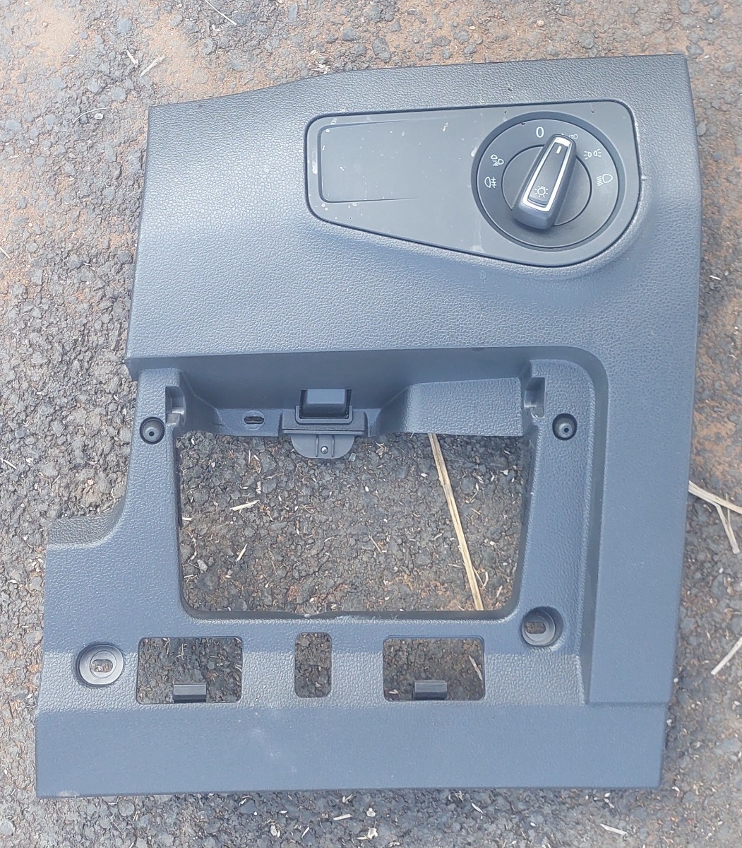 TIGUAN ALLSPACE RIGHT LOWER DASH TRIM