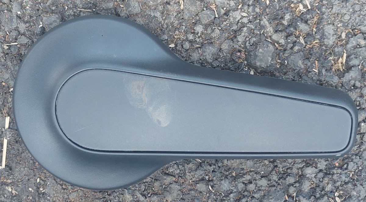 TIGUAN FRONT LEFT SEAT ADJUSTER