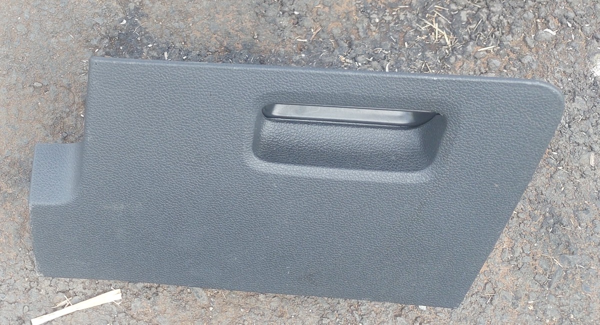 TIGUAN DRIVER SIDE DASH STORAGE BIN