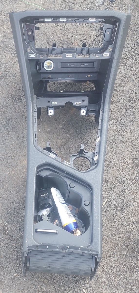 TIGUAN ALLSPACE GEAR LEVER CENTRE CONSOLE