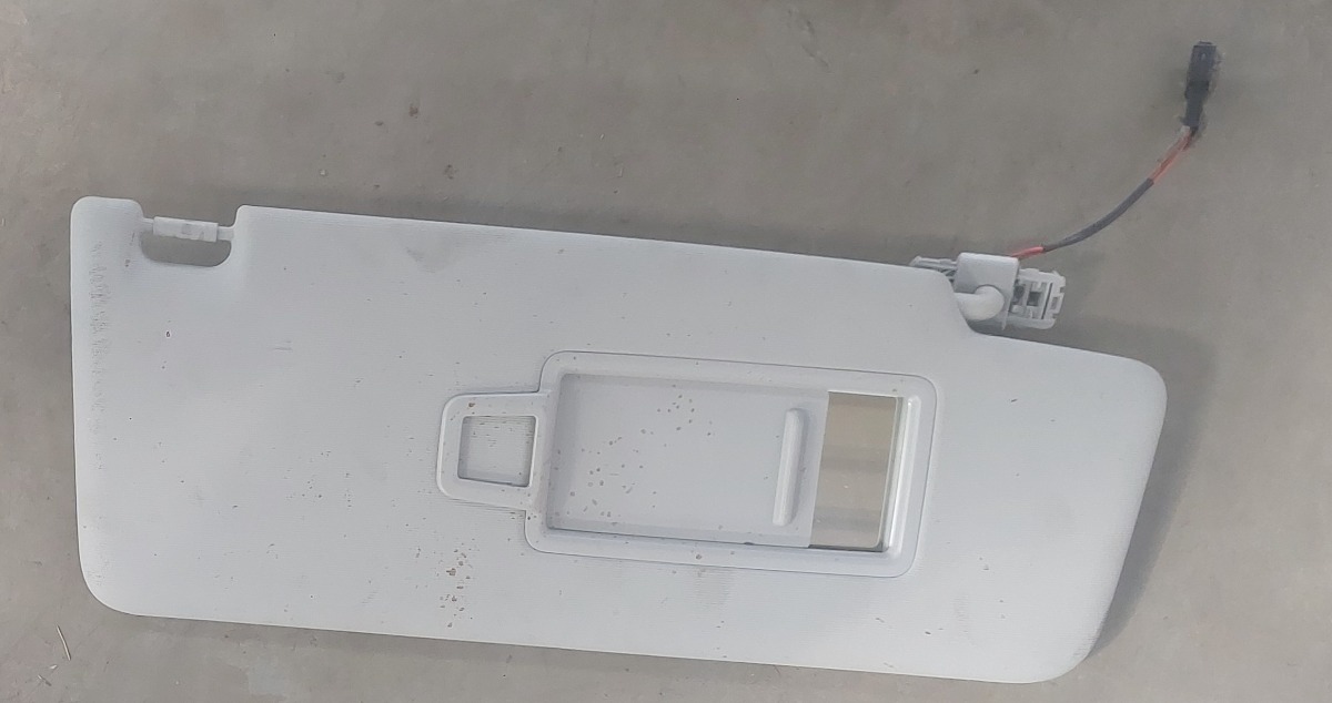 TIGUAN ALLSPACE RIGHT SUN VISOR