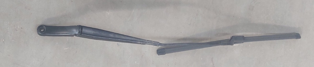 TIGUAN ALLSPACE RIGHT FRONT WIPER ARM