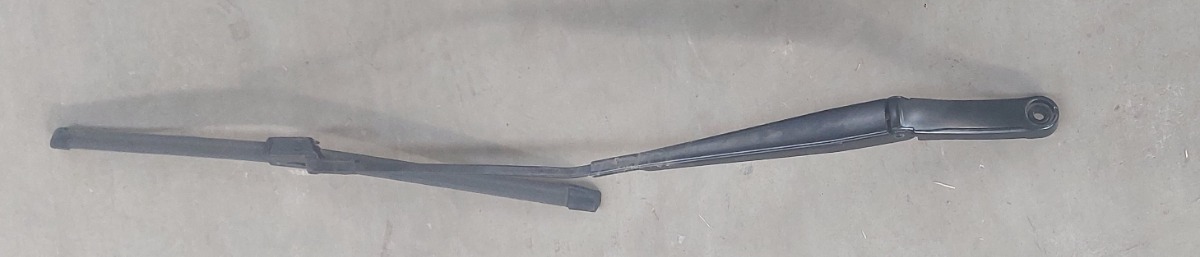 TIGUAN ALLSPACE LEFT FRONT WIPER ARM