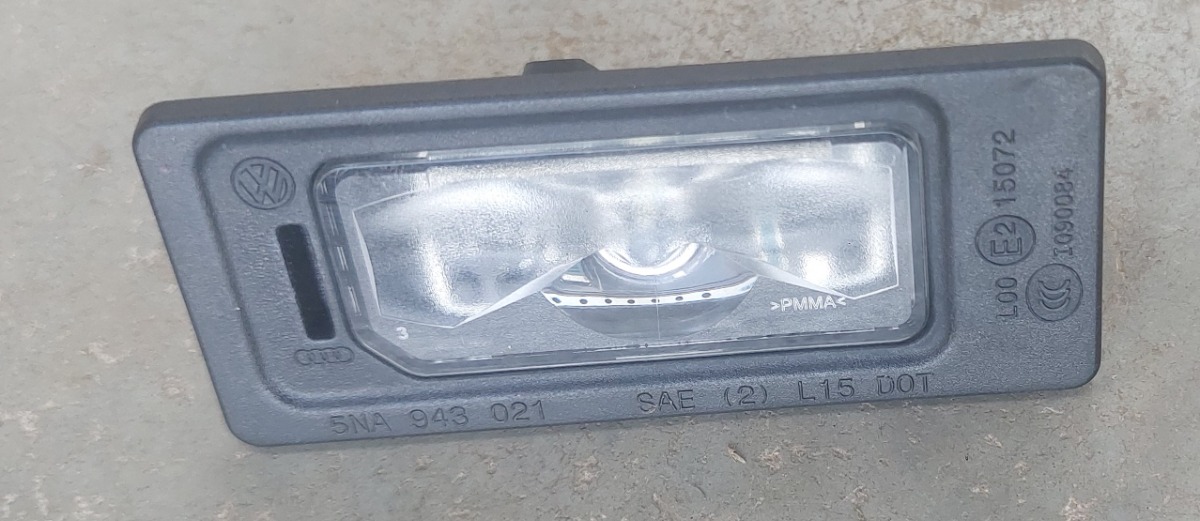 TIGUAN ALLSPACE REAR NO PLATE LIGHT