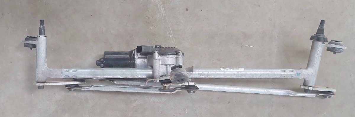 TIGUAN FRONT WIPER MOTOR WITH LINKS