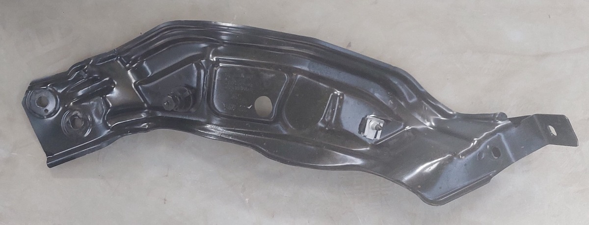 T-Cross Right Front Lock Carrier Strut