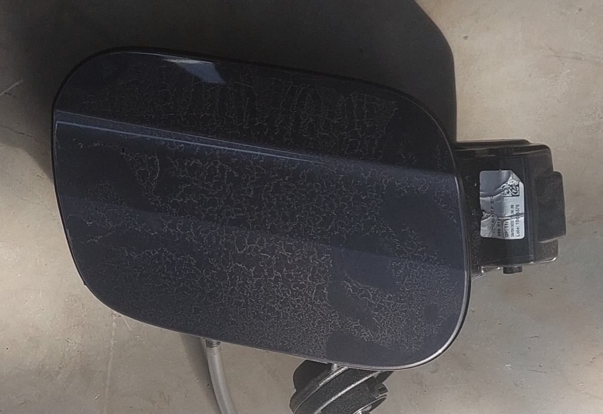 T-CROSS PETROL FLAP