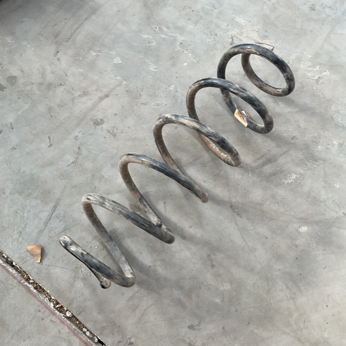 POLO VIVO REAR COIL SPRING