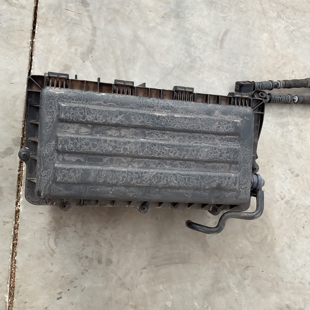 POLO VIVO AIR FILTER HOUSING