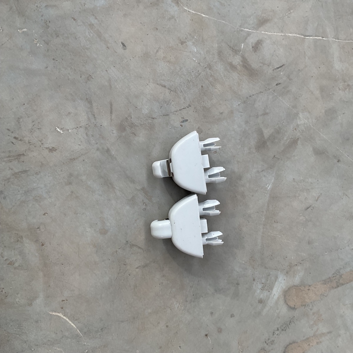 POLO VIVO SUN VISOR CLIP