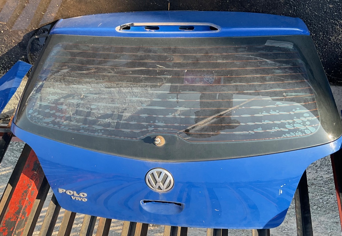 POLO VIVO TAILGATE SHELL