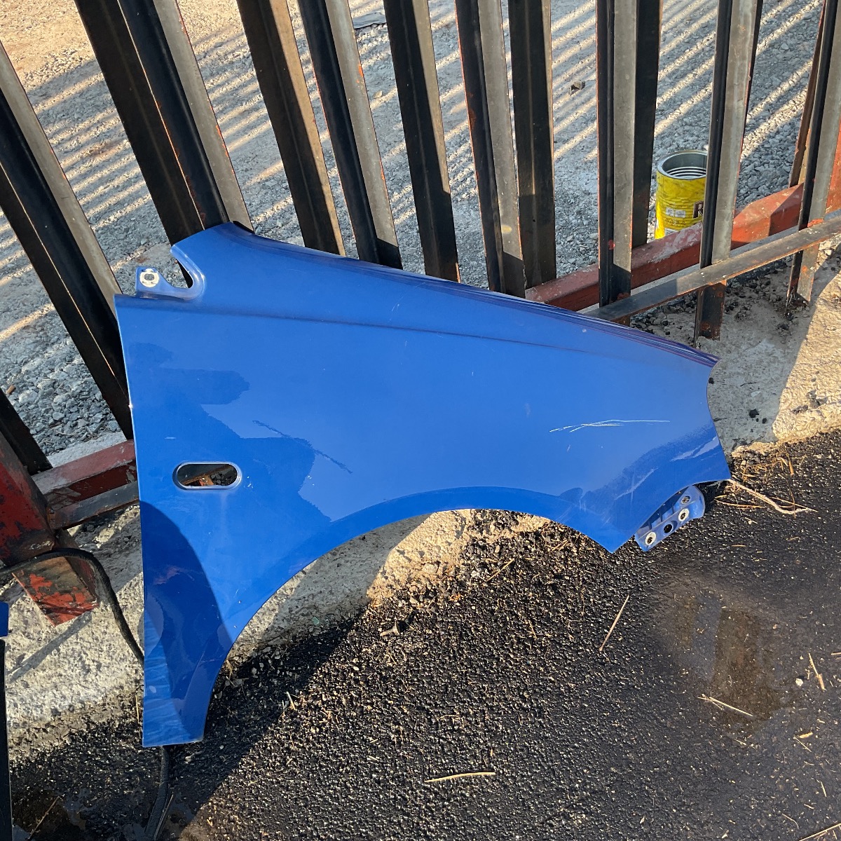 POLO VIVO RIGHT FENDER