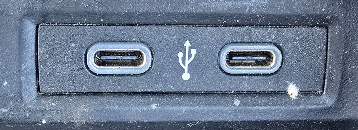 T-CROSS FRONT CHARGER CONNECTOR