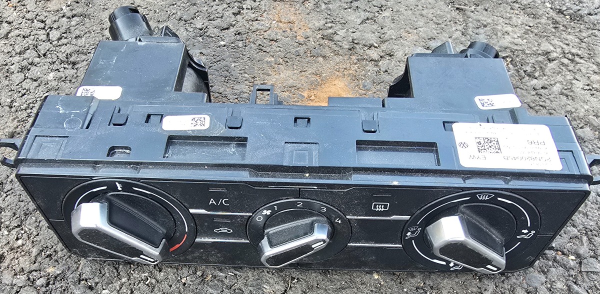 T-CROSS HEATER CONTROL PANEL