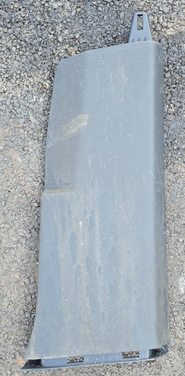 T-Cross Right Low B-Pillar Trim