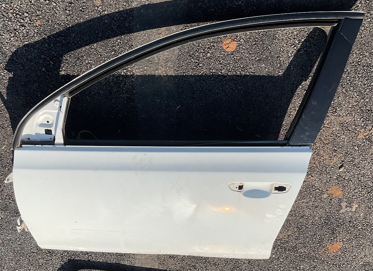 GOLF 6 LEFT FRONT DOOR SHELL