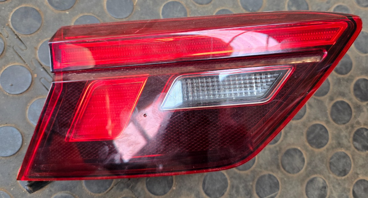 Tiguan Inner Left Taillamp Assembly