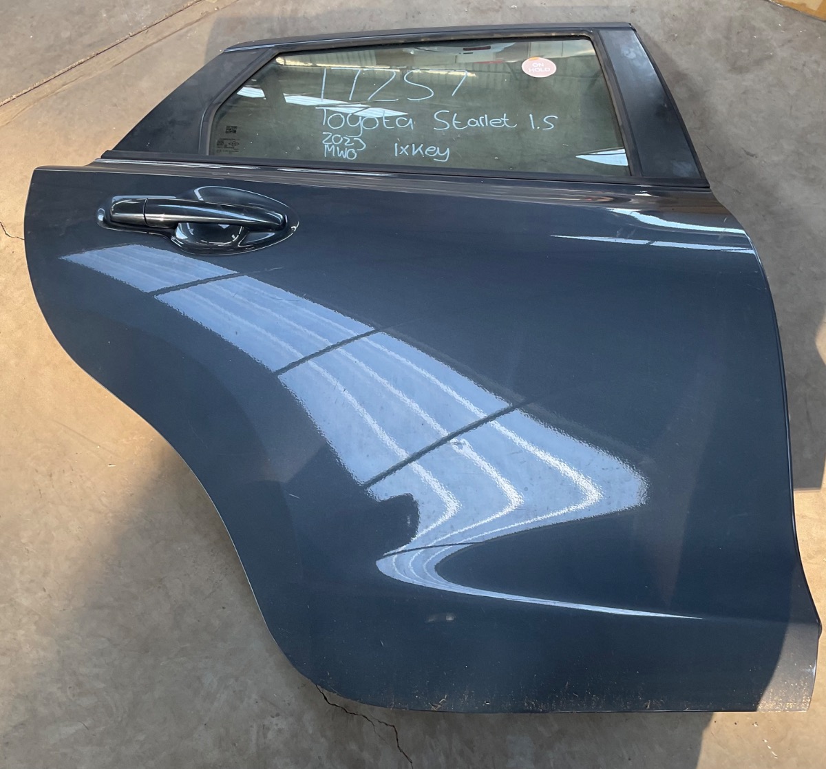 STARLET RIGHT REAR DOOR SHELL