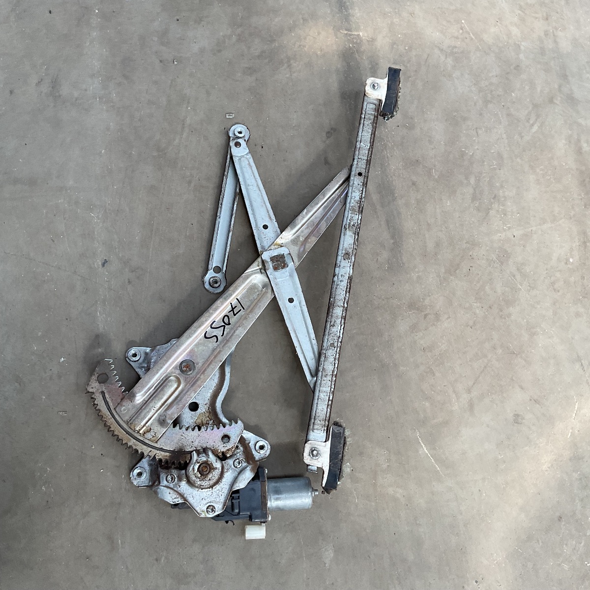 AGYA LEFT REAR WINDOW MECH ELEC