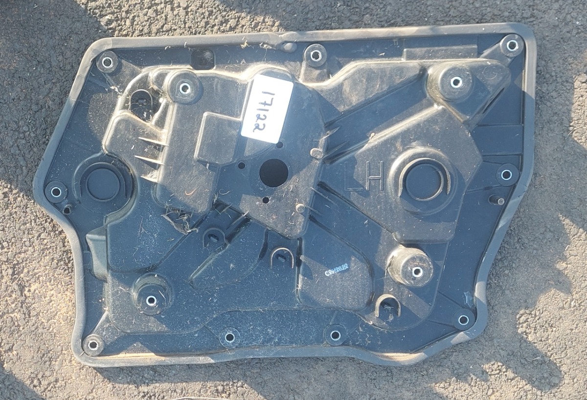KOLEOS LEFT FRONT INNER DOOR COVER