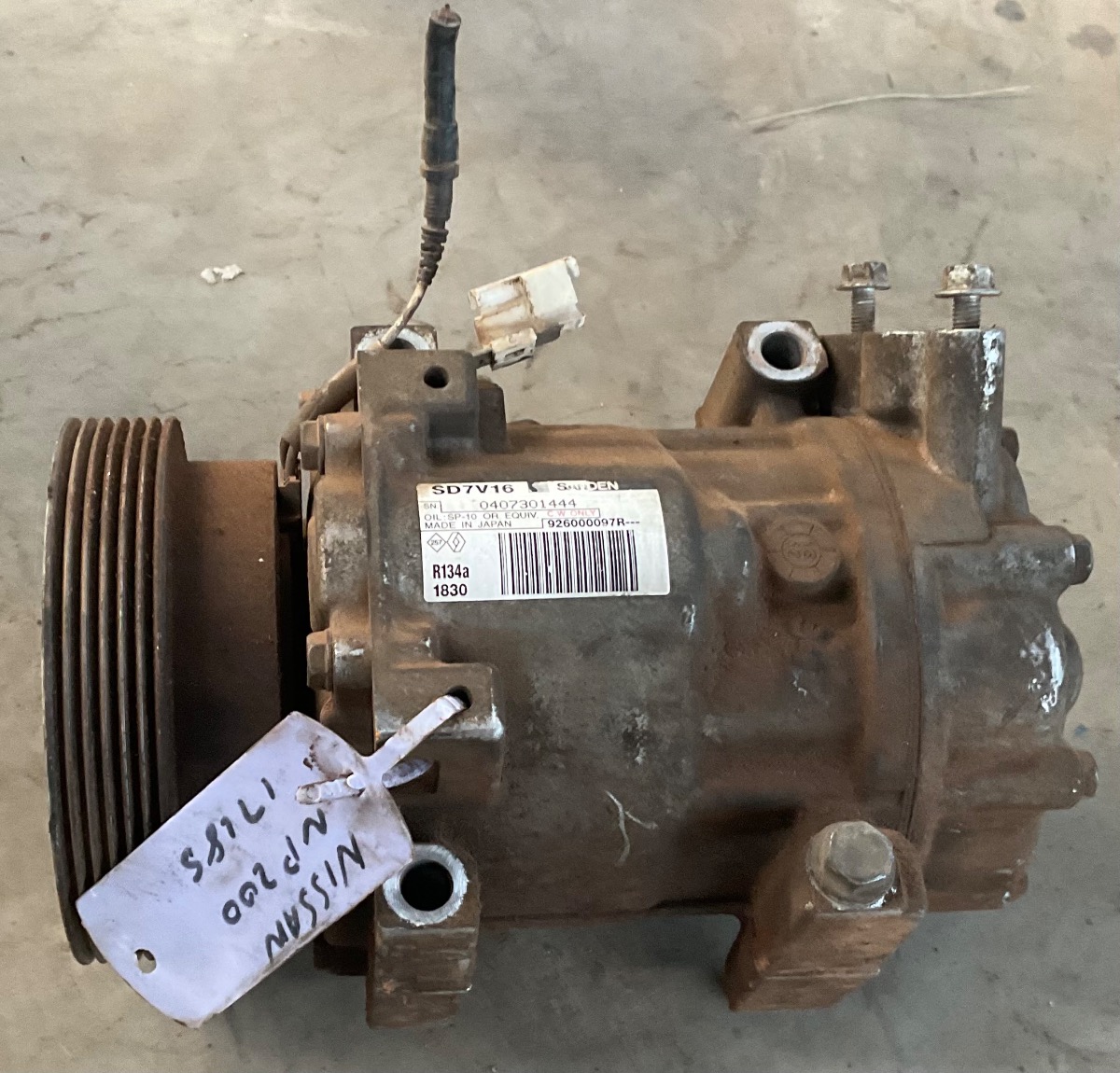 NP200 1.6 AIR CON PUMP
