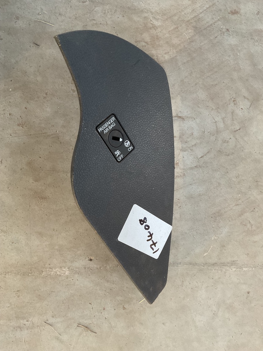 GOLF 7 LEFT DASH COVER
