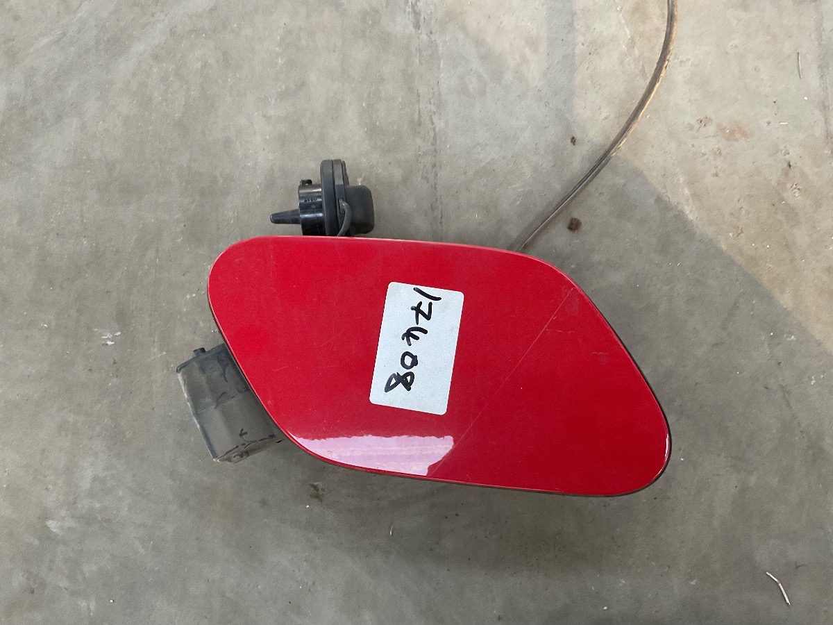 GOLF 7 FUEL FLAP
