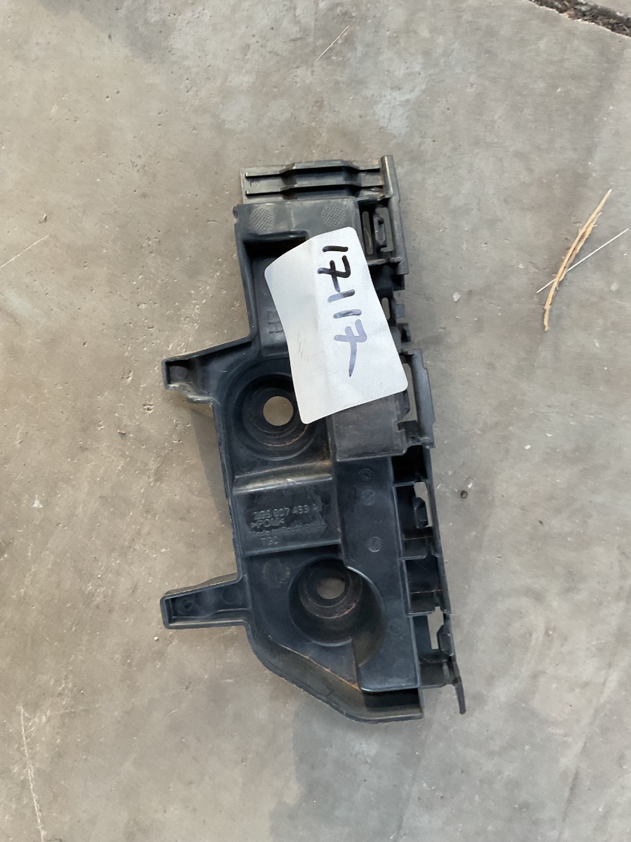 POLO LEFT REAR BUMPER SLIDE