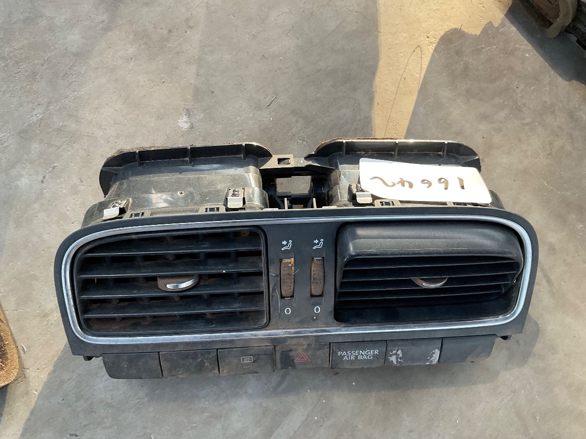 POLO MK 6 CENTRE DASH AIR VENT