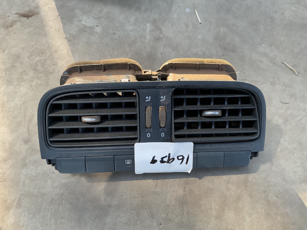 POLO MK 6 DASH CENTRE AIR VENT