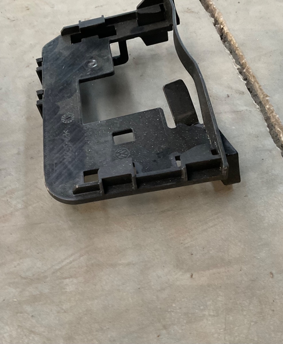 TIGUAN ALLSPACE CONTROL MODULE BRACKET