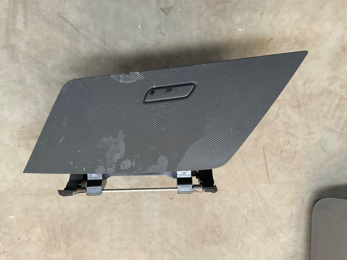 TIGUAN ALLSPACE STORIGE BIN RIGHT