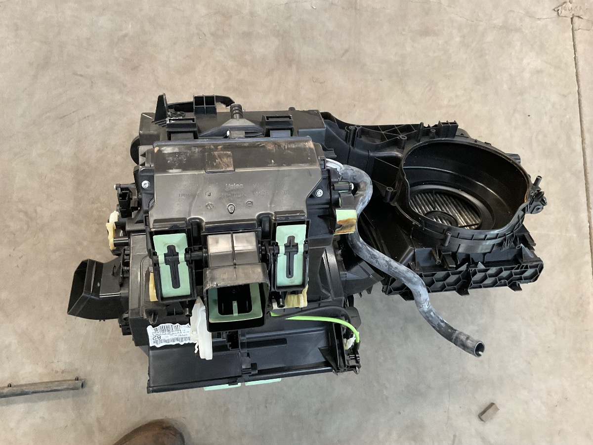 TIGUAN ALLSPACE HEATER BOX