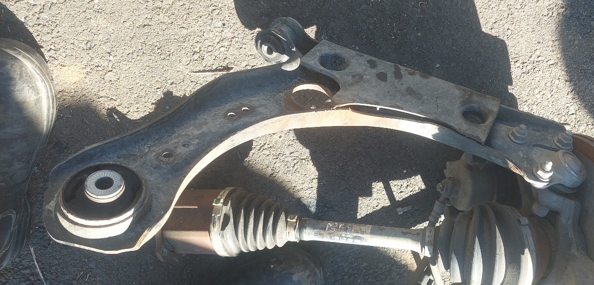 T-CROSS LEFT FRONT CONTROL ARM