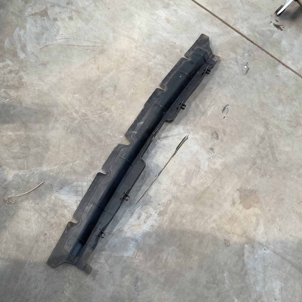 T-Cross Radiator Air Guide Centre