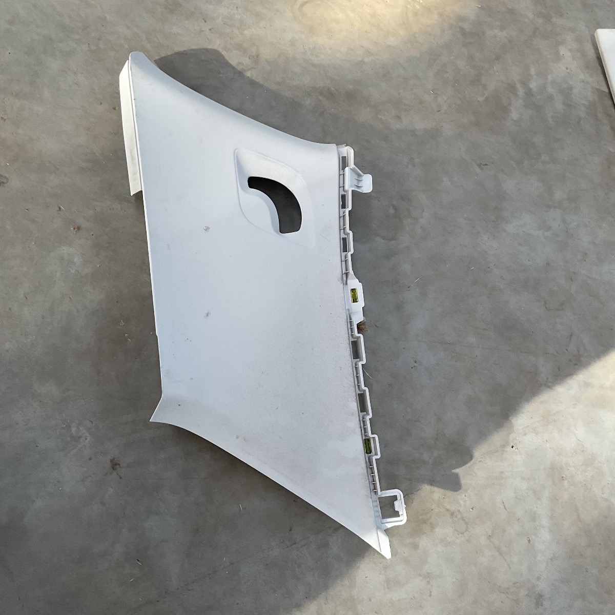 T-Cross C-pillar trim Right