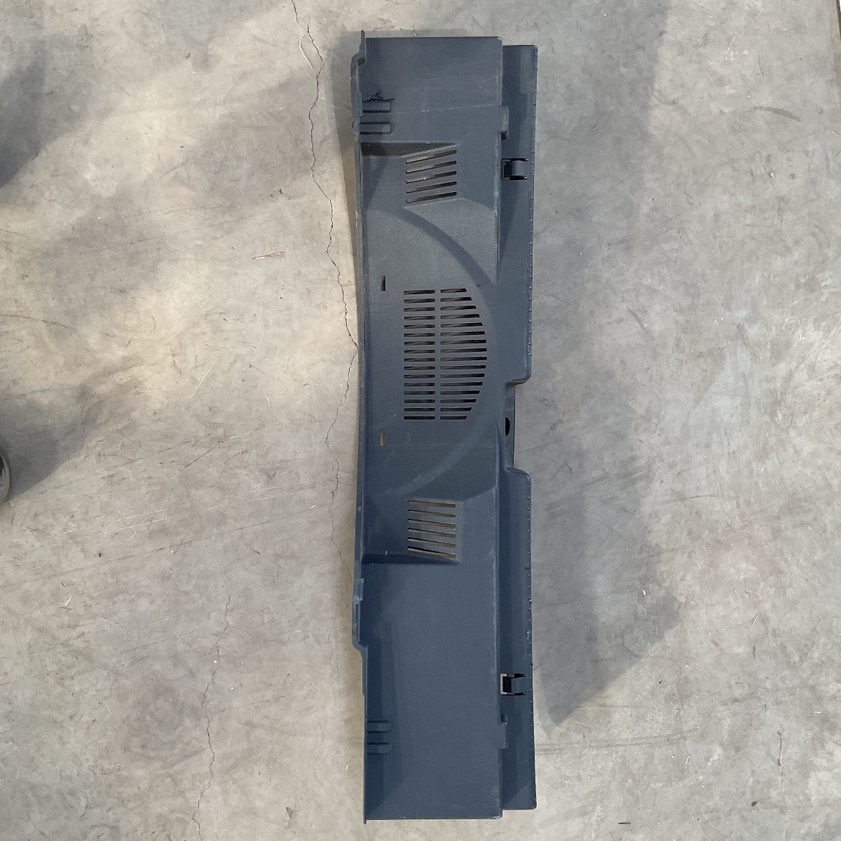 T-CROSS REAR BOOT TRIM